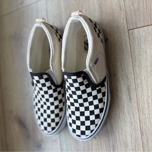 Vans Checkerboard Slip-On Sneakers Black and White Youth 6, women’s 7.5 preowned